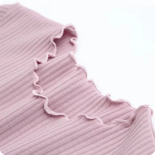Crop Top – Geripptes Strickdesign & Wellennaht