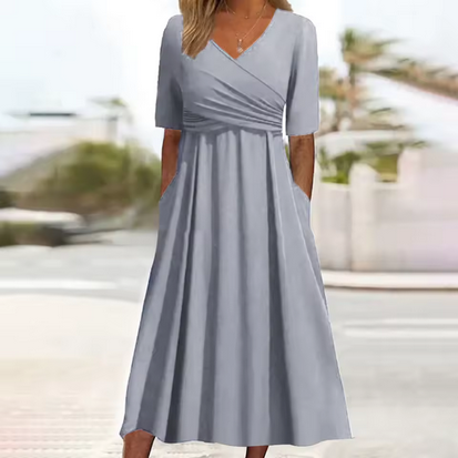Elegantes Wickelkleid mit seitlichen Taschen