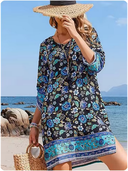 Farbenfrohes Sommerkleid mit verschiedenen Mustern