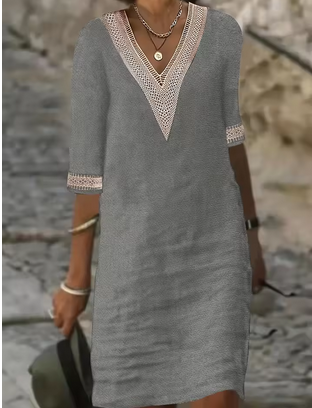Komfortables Leinenkleid mit Spitzenverzierungen