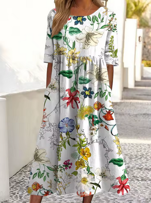 Komfortables Sommerkleid mit hübschen Motiven