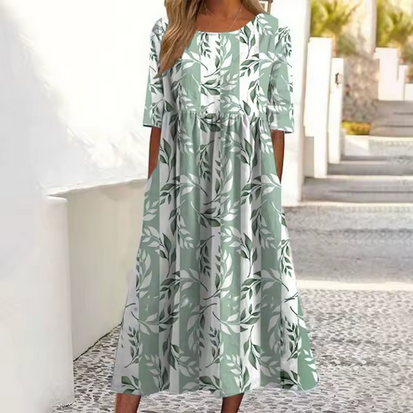 Komfortables Sommerkleid mit hübschen Motiven