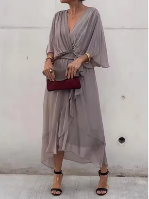 Luftiges Sommerkleid mit Gürtelschleife