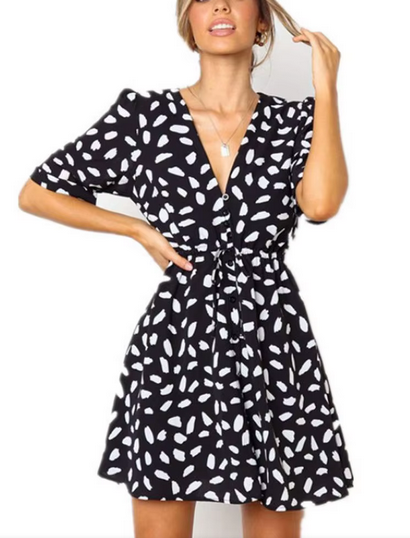 Midikleid mit V-Ausschnitt und Knopfzuhaltung