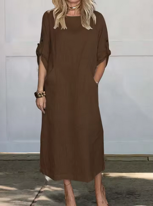 Trendiges, langes Leinensommerkleid