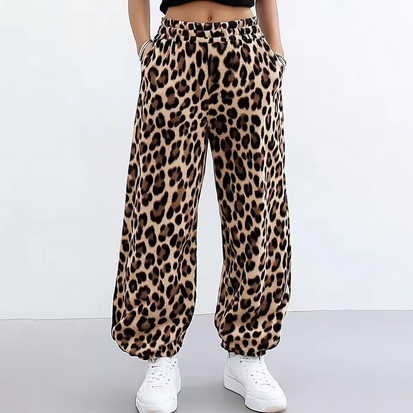 Weit geschnittene Hose mit Leomusterung