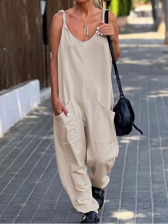 Ärmelloser Jumpsuit mit tiefem Rundhals