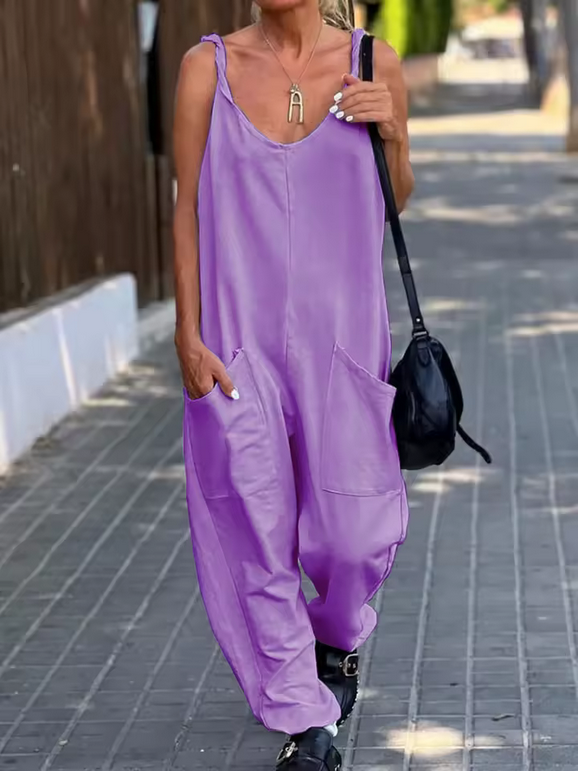 Ärmelloser Jumpsuit mit tiefem Rundhals