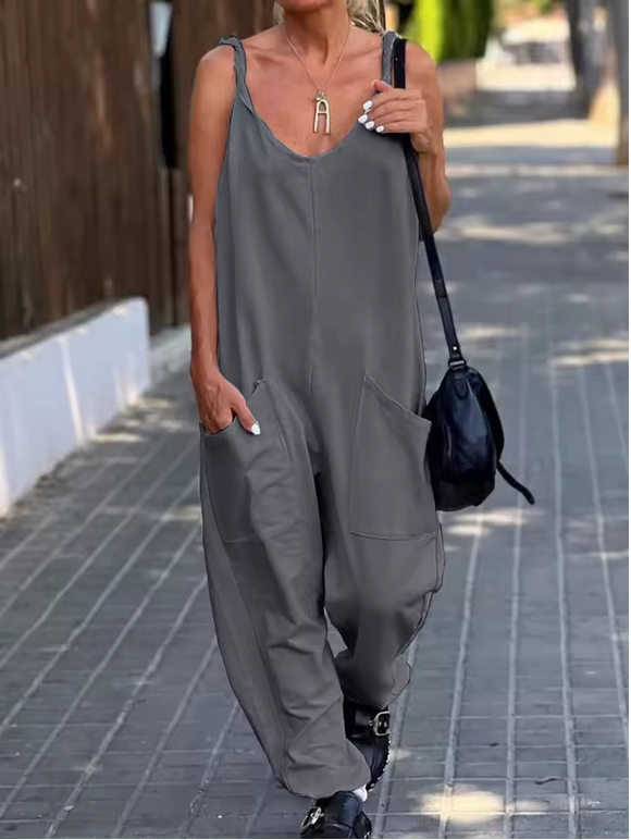 Ärmelloser Jumpsuit mit tiefem Rundhals