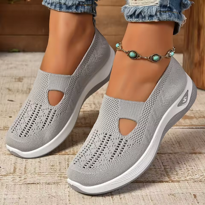 Atmungsaktive Sneaker - Dämpfende Sohle & Lochverzierungen