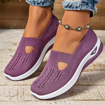 Atmungsaktive Sneaker - Dämpfende Sohle & Lochverzierungen
