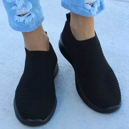 Bequeme, atmungsaktive Slip-On Sommersneaker