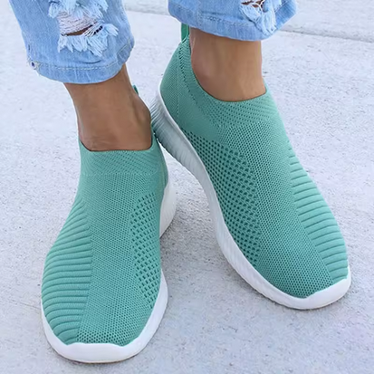 Bequeme, atmungsaktive Slip-On Sommersneaker
