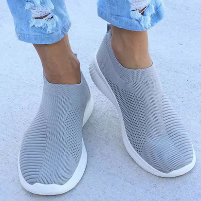 Bequeme, atmungsaktive Slip-On Sommersneaker