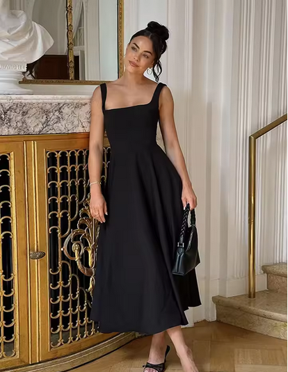 Bezauberndes Kleid - Lang & quadratischer Rückenausschnitt