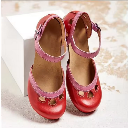 Elegante Damenschuhe - Mit Keilabsatz und farbigen Details