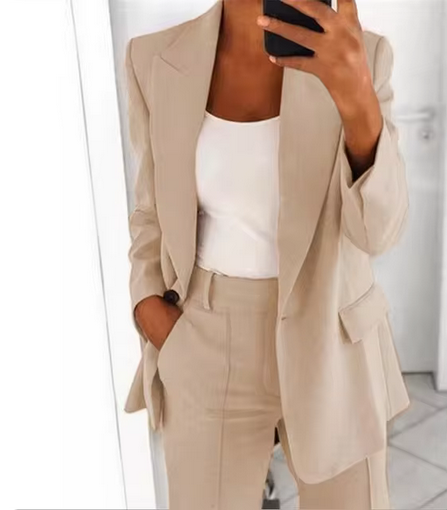 Eleganter, zweiteiliger Anzug - Blazer mit breitem Revers