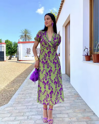 Farbenfrohes Maxikleid mit normaler Passform