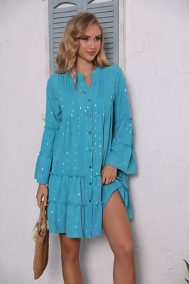 Gepunktetes Sommerkleid mit weiten Ärmeln