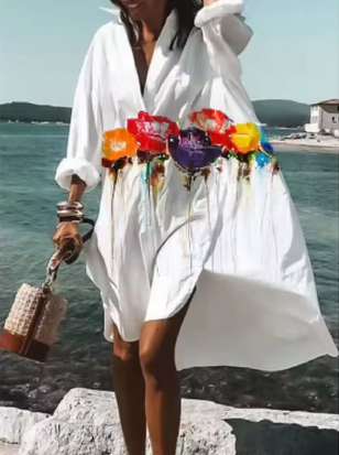 Lockeres Strandkleid mit hübschen Mustern