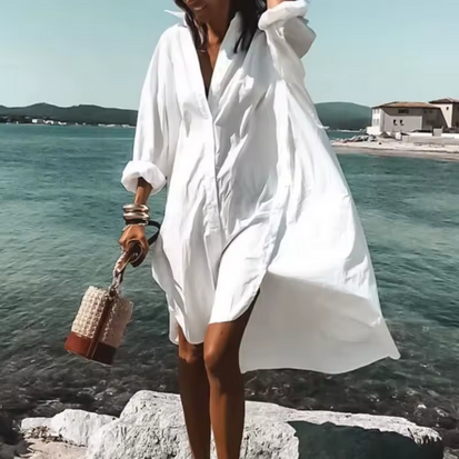 Lockeres Strandkleid mit hübschen Mustern