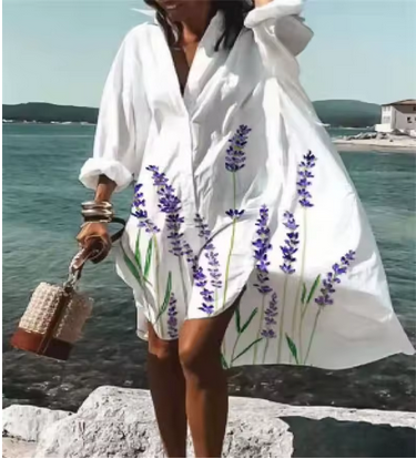 Lockeres Strandkleid mit hübschen Mustern