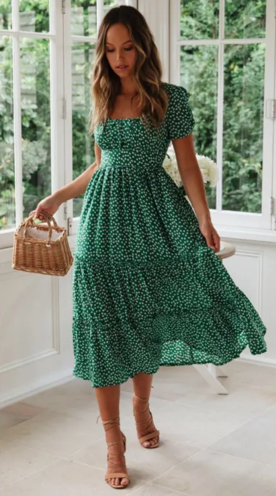 Luftiges Sommerkleid - Taillierter Schnitt & gepunktet
