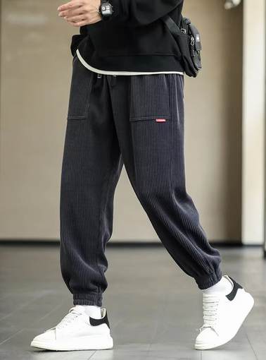 Moderne, robuste Cordhose für Herren