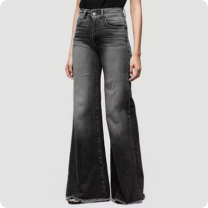 Moderne, weit geschnittene Denimjeans mit Schlag