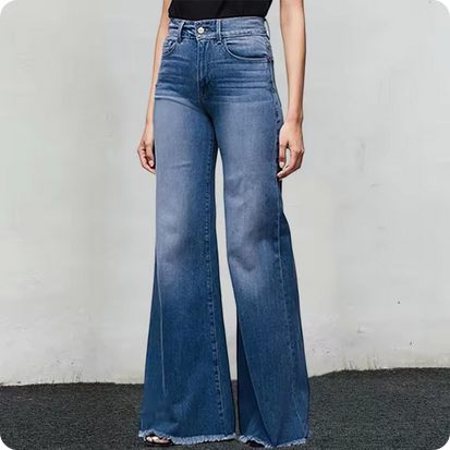 Moderne, weit geschnittene Denimjeans mit Schlag