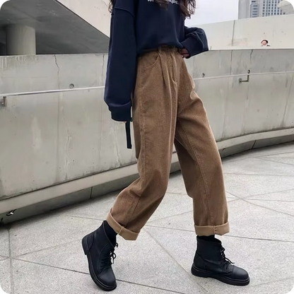 Modische High-Waist Cordhose - Mit lockerer Passform