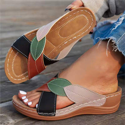 Modische Sandalen - Mehrfarbig & schöne Ziernähte