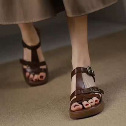 Modische Sandalen - Schöner, doppelter Schnallenverschluss
