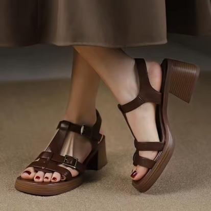 Modische Sandalen - Schöner, doppelter Schnallenverschluss