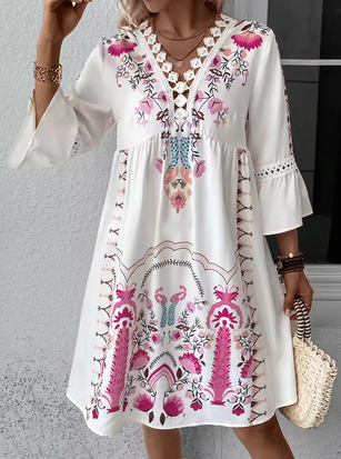Sommer-Midikleid mit hübscher Musterung