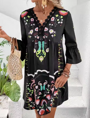 Sommer-Midikleid mit hübscher Musterung