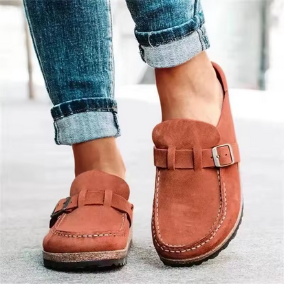 Sommersandalen mit Schnalle und ergonomischer Sohle