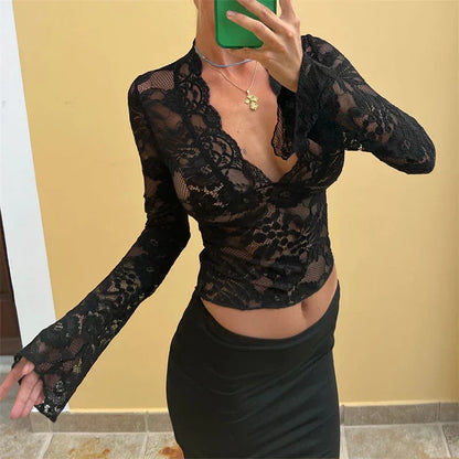 Spitzen-Crop-Top – Tiefer V-Ausschnitt