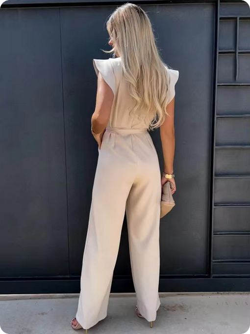 Stylischer Jumpsuit - Mit ausgefallenen Schultern