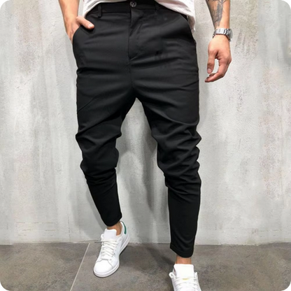 Trendige Hose für Herren - Mit enger werdendem Bein