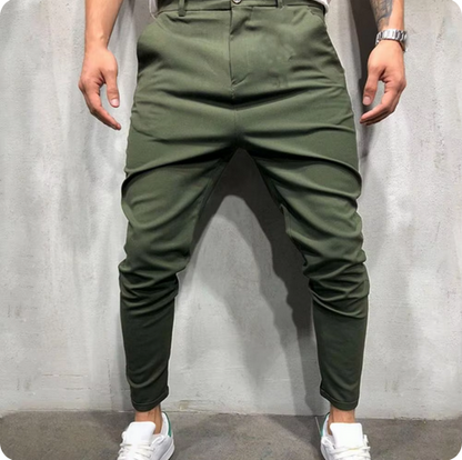 Trendige Hose für Herren - Mit enger werdendem Bein
